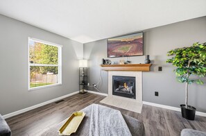 TV, fireplace