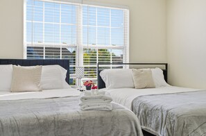 4 habitaciones, tabla de planchar con plancha y wifi gratis 