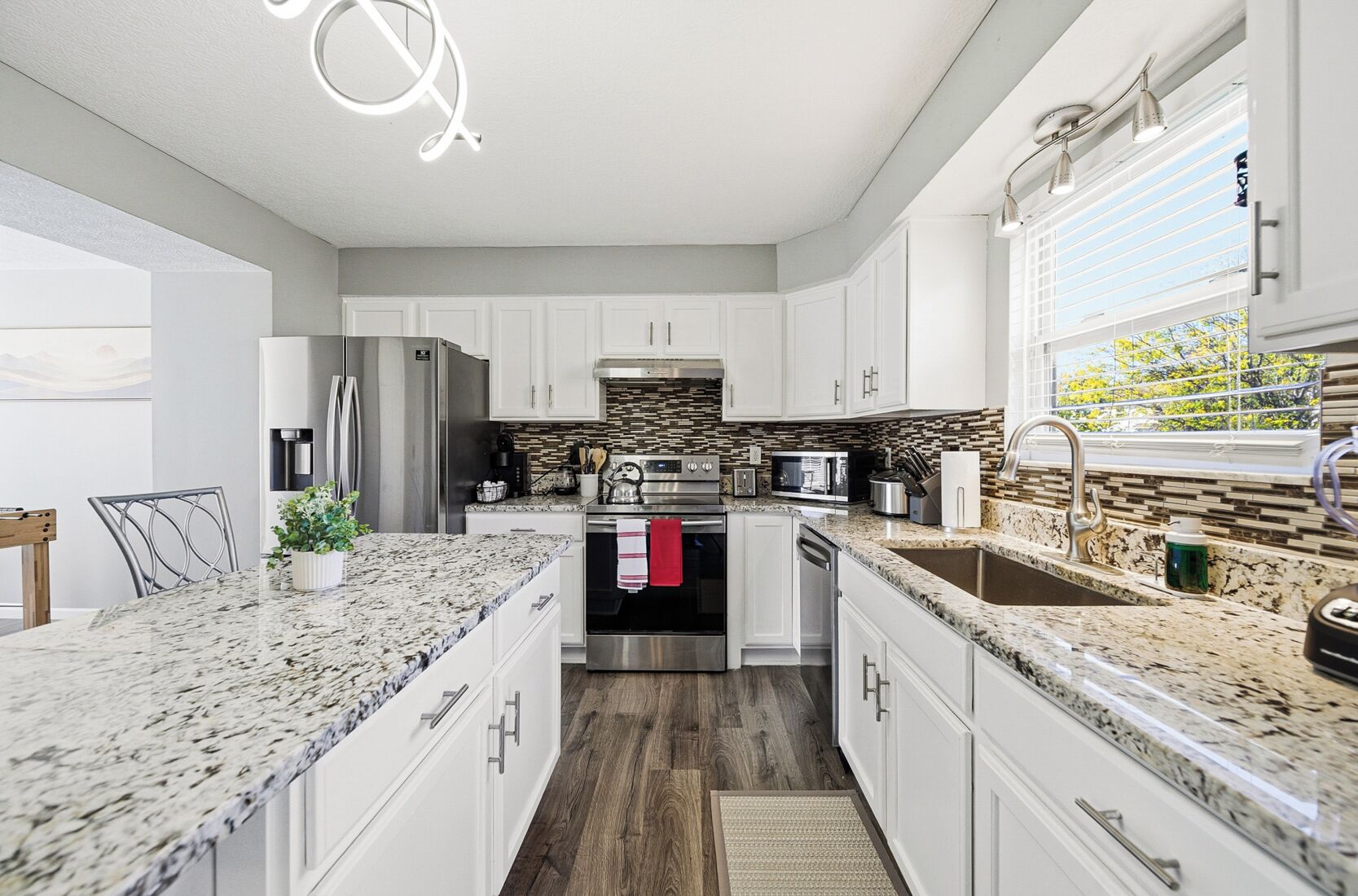 Mikrowelle, Ofen, Herdplatte, Geschirrspüler