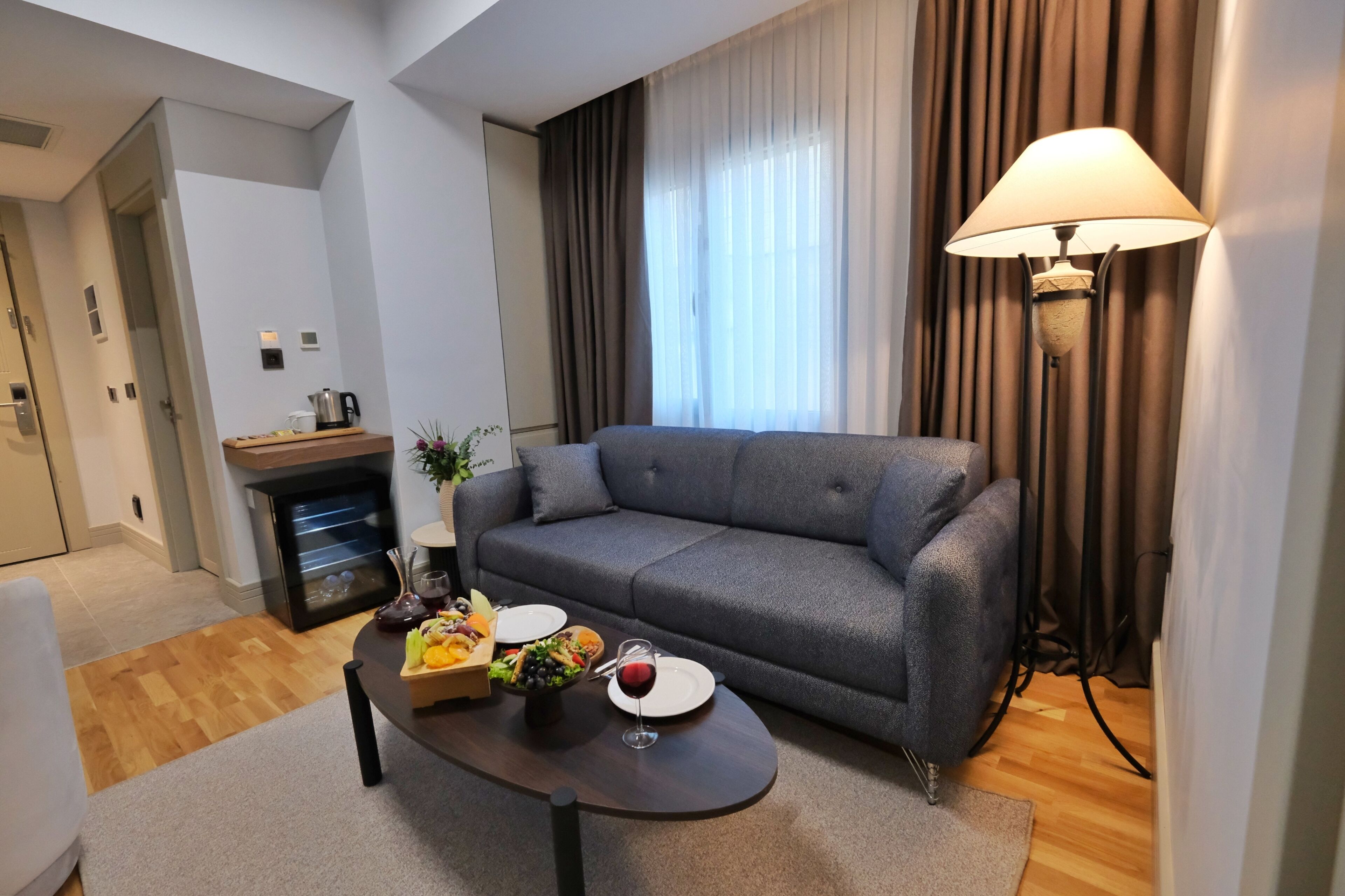 Junior Suite | Premium bedding, minibar, desk, laptop workspace