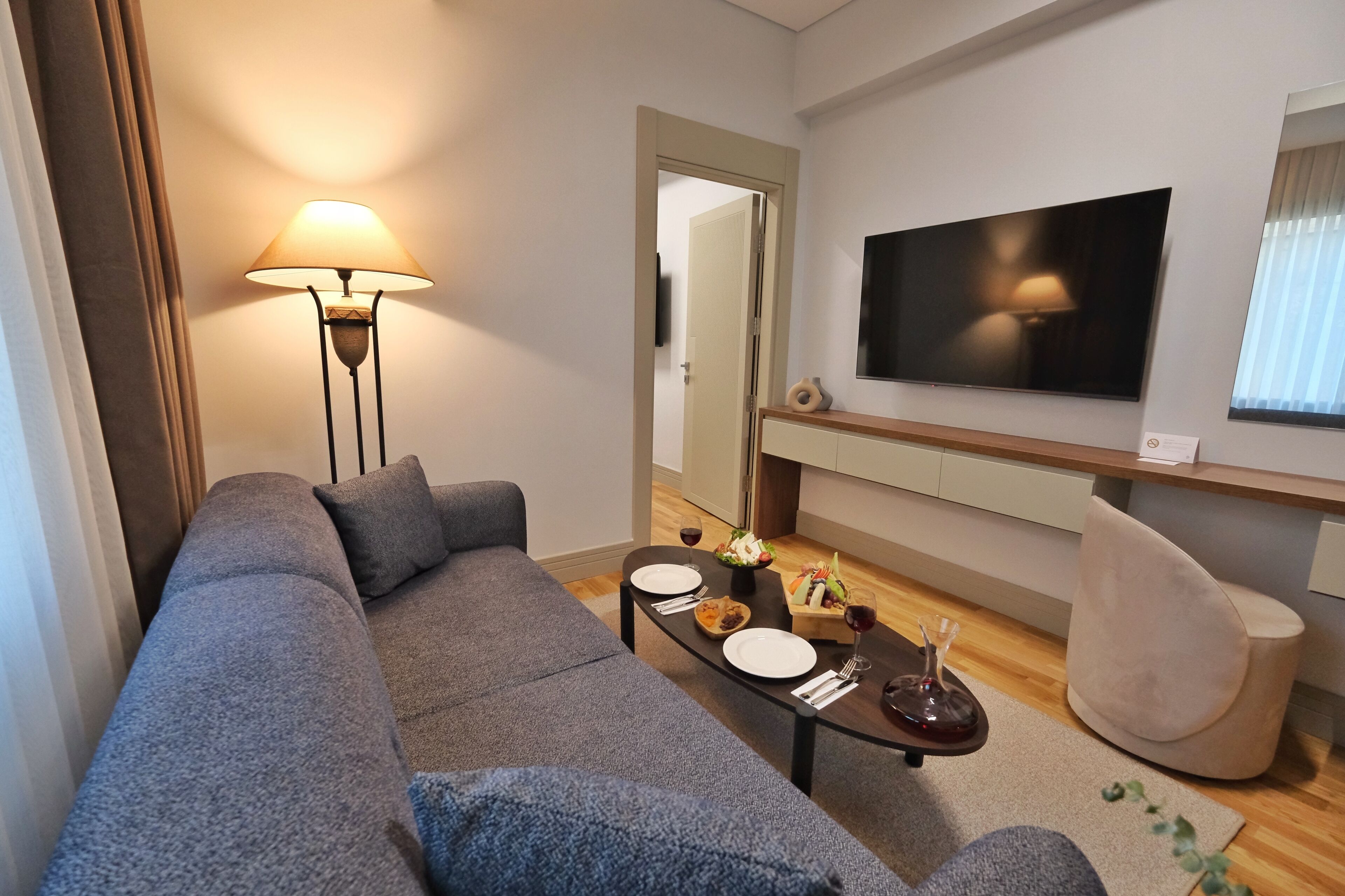 Junior Suite | Premium bedding, minibar, desk, laptop workspace