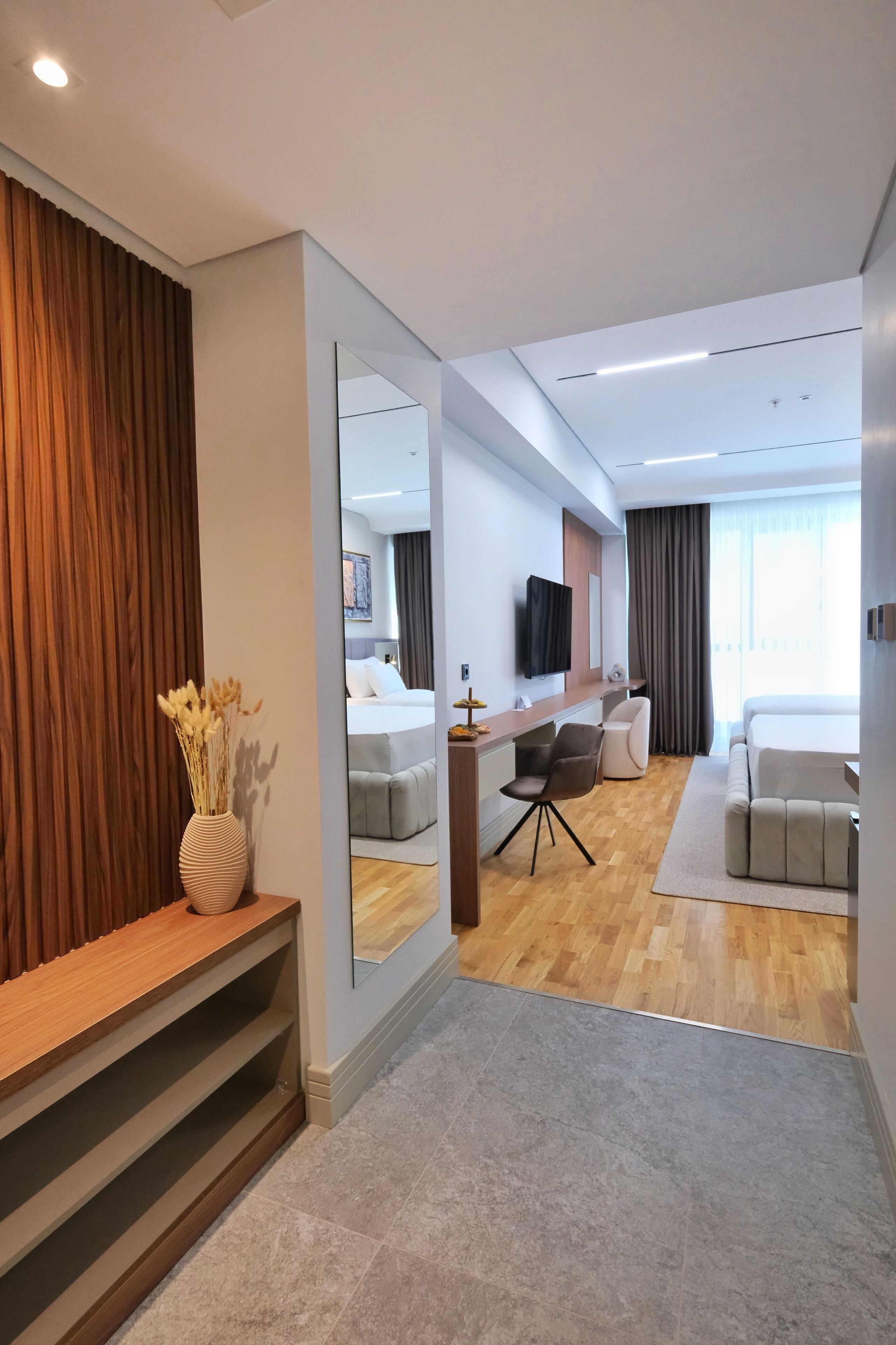 Family Room | Premium bedding, minibar, desk, laptop workspace