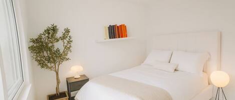 مكواة/لوح كي وواي فاي وملاءات أسرّة