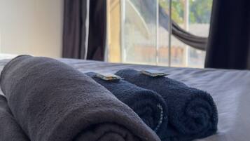 Apartment | Blackout curtains, iron/ironing board, free WiFi