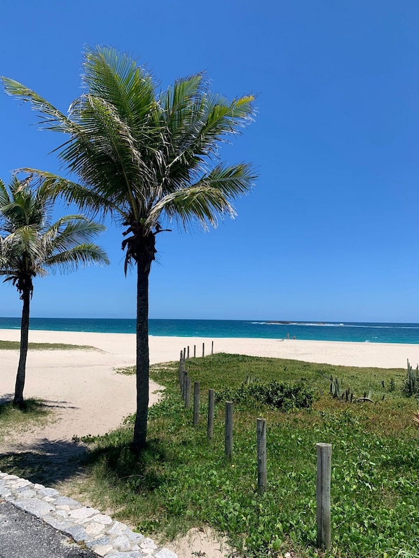 Apartment | Beach | Beach nearby, white sand, 10 beach bars - casa 4 (Saquarema)