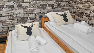 Iron/ironing board, travel cot, WiFi, bed sheets