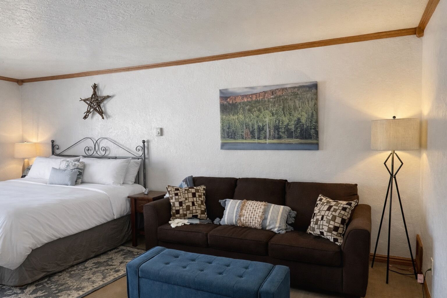 1 bedroom, WiFi (free), bed sheets