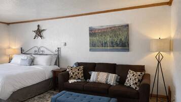 1 bedroom, WiFi (free), bed sheets
