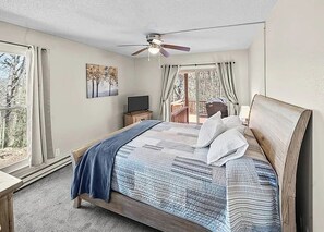 3 bedrooms, iron/ironing board, travel crib, free WiFi