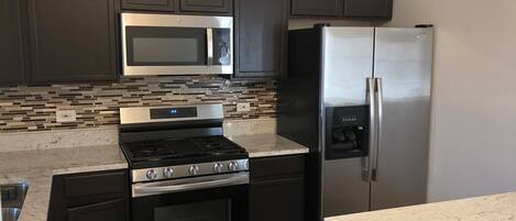 Mikrowelle, Ofen, Herdplatte, Geschirrspüler