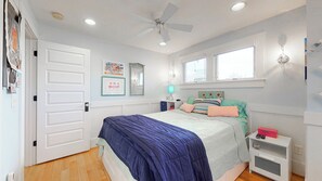 2 bedrooms, desk, iron/ironing board, free WiFi