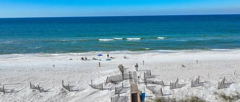 Beach nearby, sun loungers, beach towels
