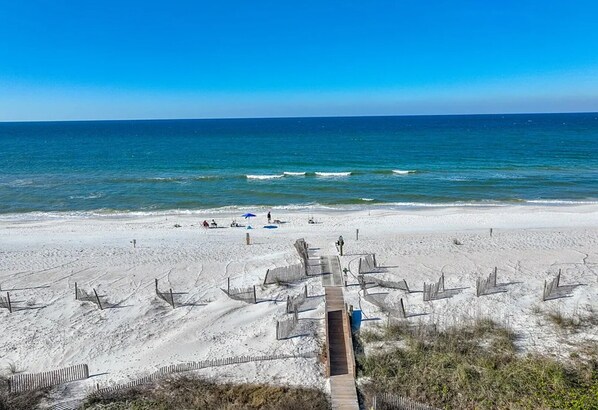 Beach nearby, sun loungers, beach towels