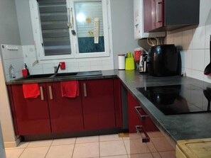 Private kitchen - MAISON DE L'EXCELLENCE 3 BEDROOMS (Saint denis les bourg)