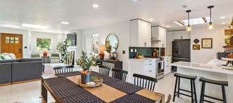 5BR GREAT Location Sleeps 15