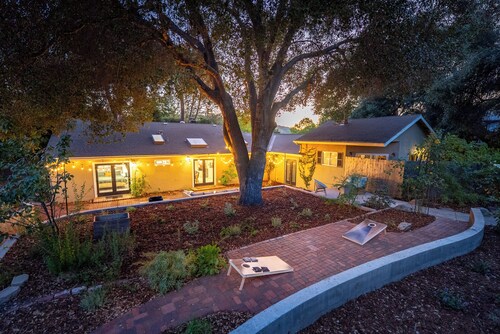 5BR GREAT Location Sleeps 15