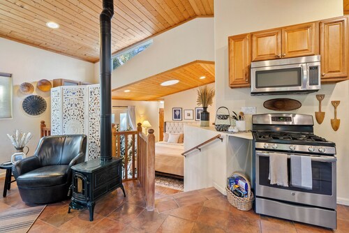 Remodeled Private Studio Sleeps 4