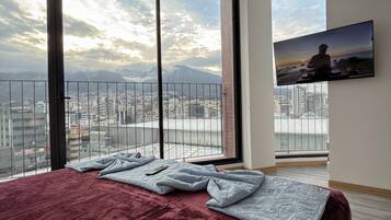 1 slaapkamer, een bureau, een strijkplank/strijkijzer, wifi