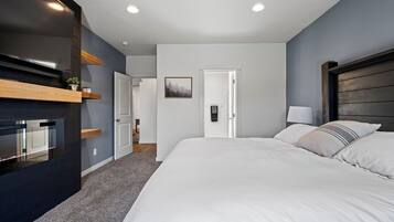 4 bedrooms, WiFi, bed sheets