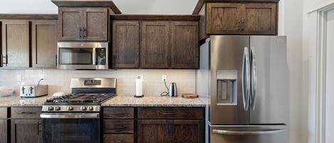 Mikrobølgeovn, ovn, kogeplade, opvaskemaskine