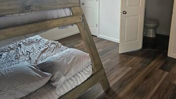 3 bedrooms, bed sheets