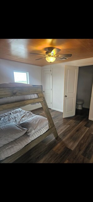 3 多间卧室、床单