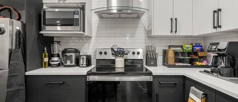 Fridge, microwave, oven, stovetop