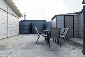 تناول الطعام بالخارج