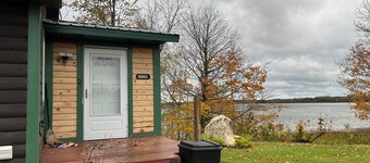 Welcoming cabin with AC, WiFi, TV and laundry on Gull lake!