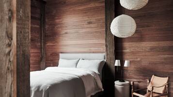 Iron/ironing board, internet, bed sheets