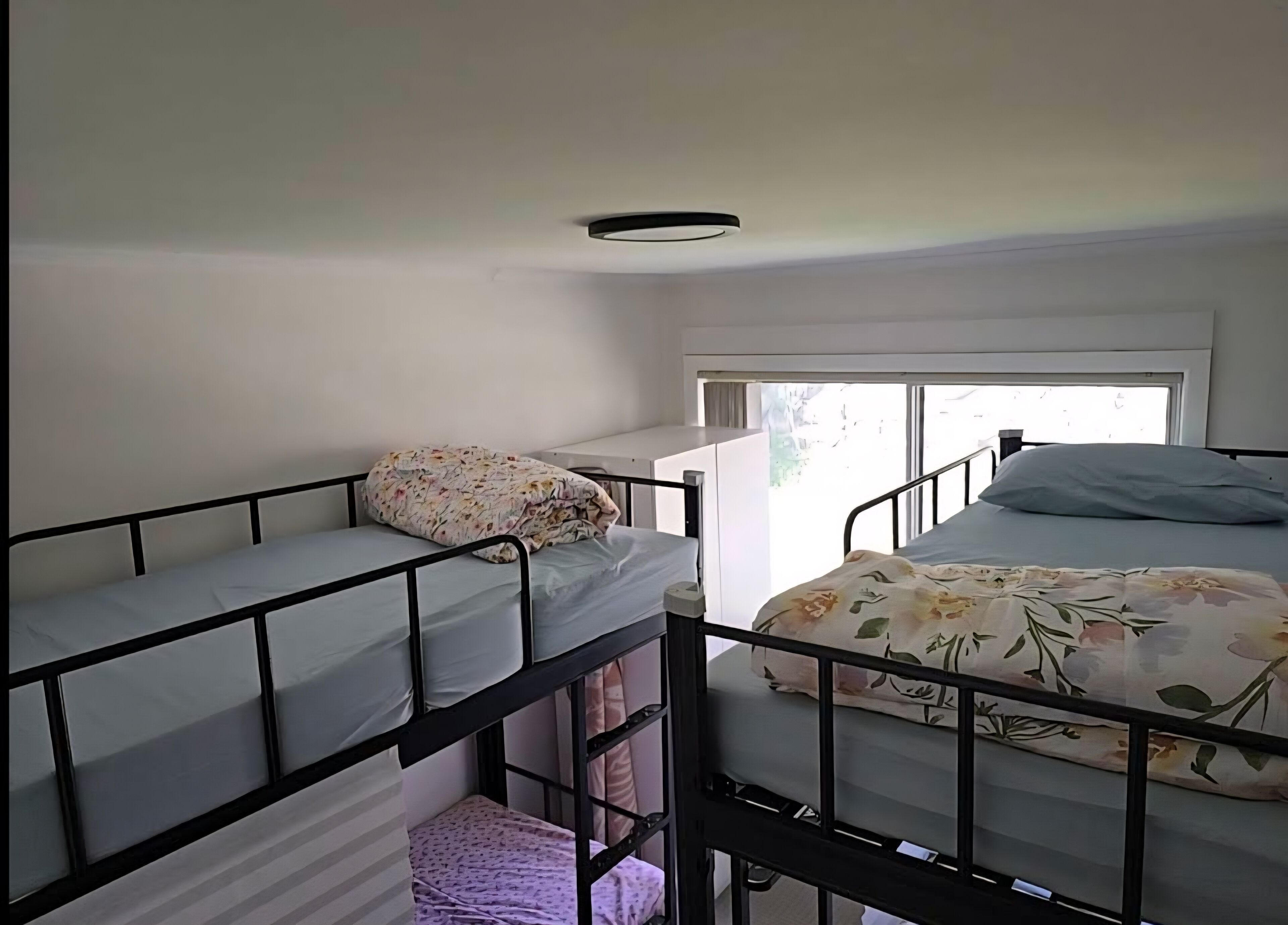 In-room safe, laptop workspace, iron/ironing board, free WiFi