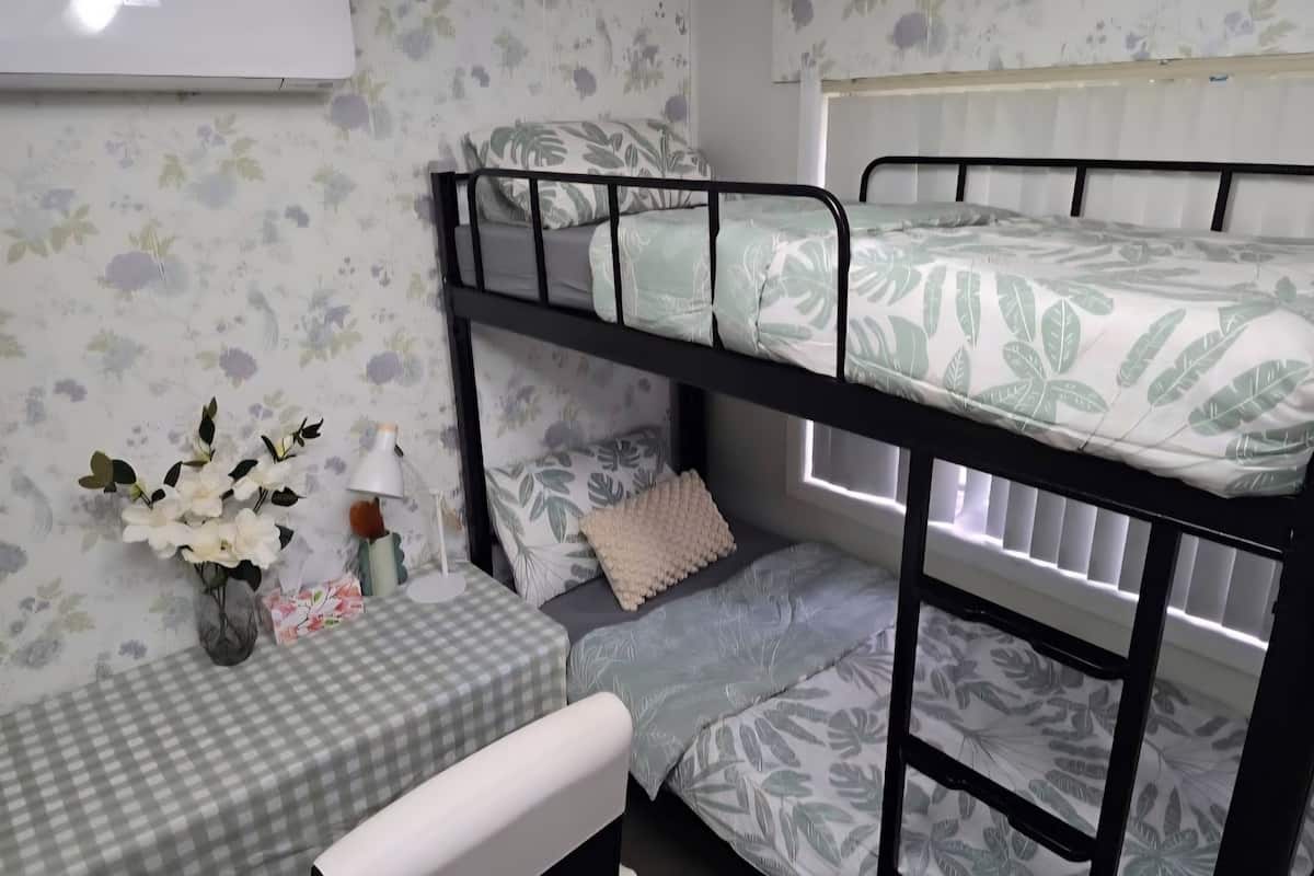 Deluxe Shared Dormitory, Garden View