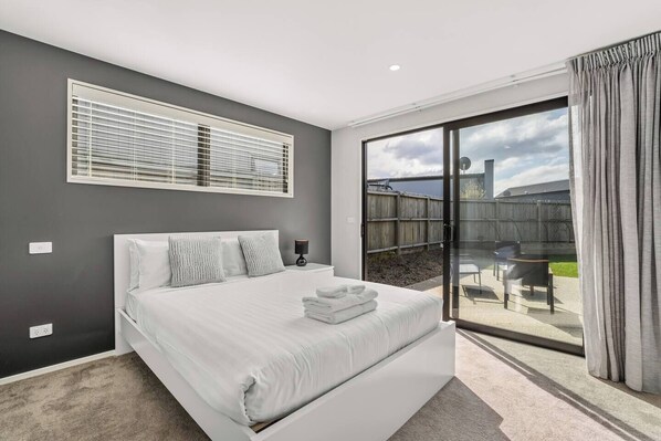 3 bedrooms, travel crib, WiFi, bed sheets