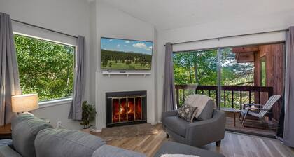 Ski-In Chalet · Walk to Lift · Mountain Views