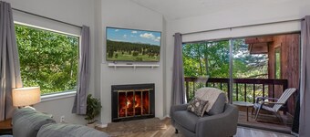 Ski-In Chalet · Walk to Lift · Mountain Views