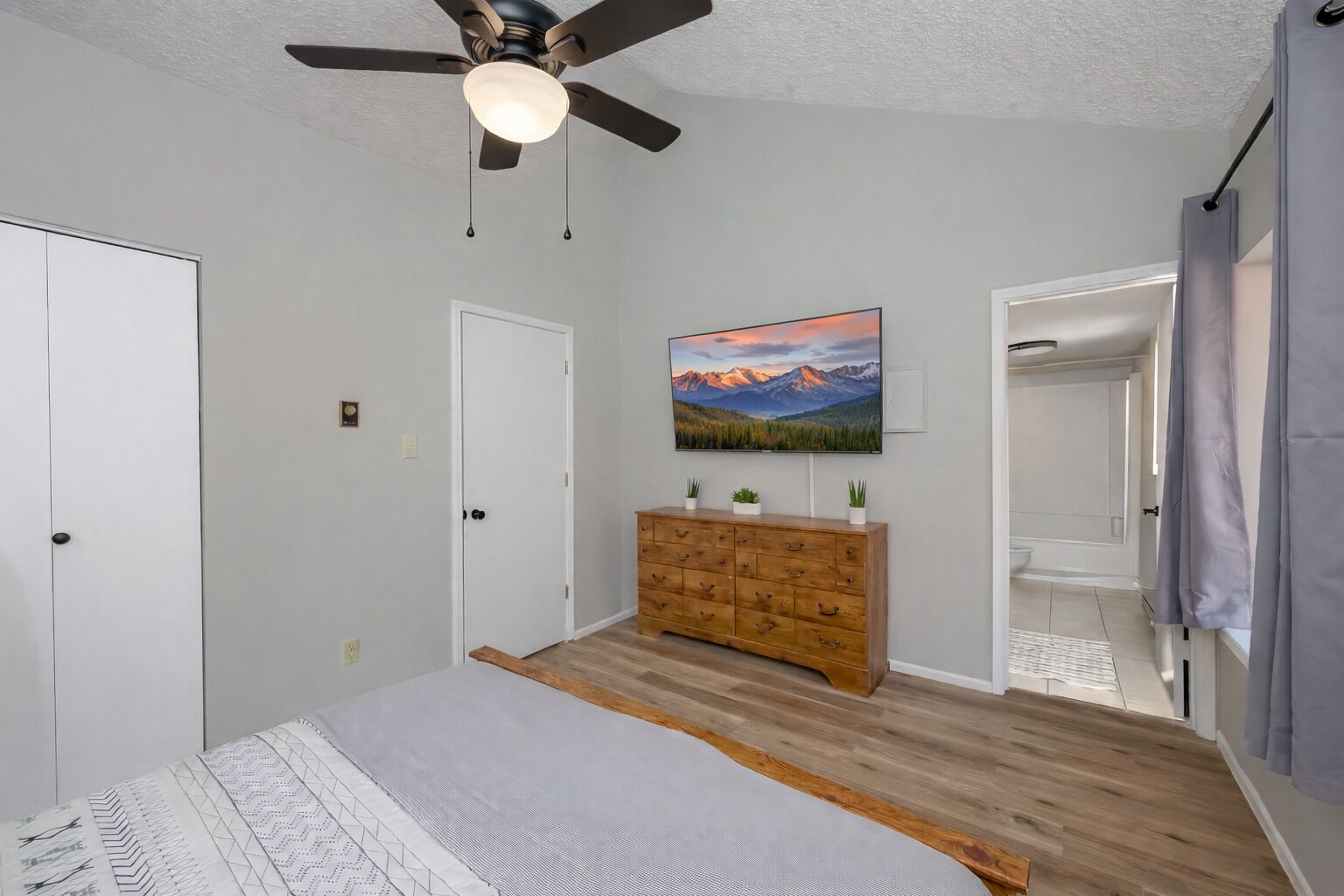 1 室のベッドルーム、WiFi、ベッドシーツ