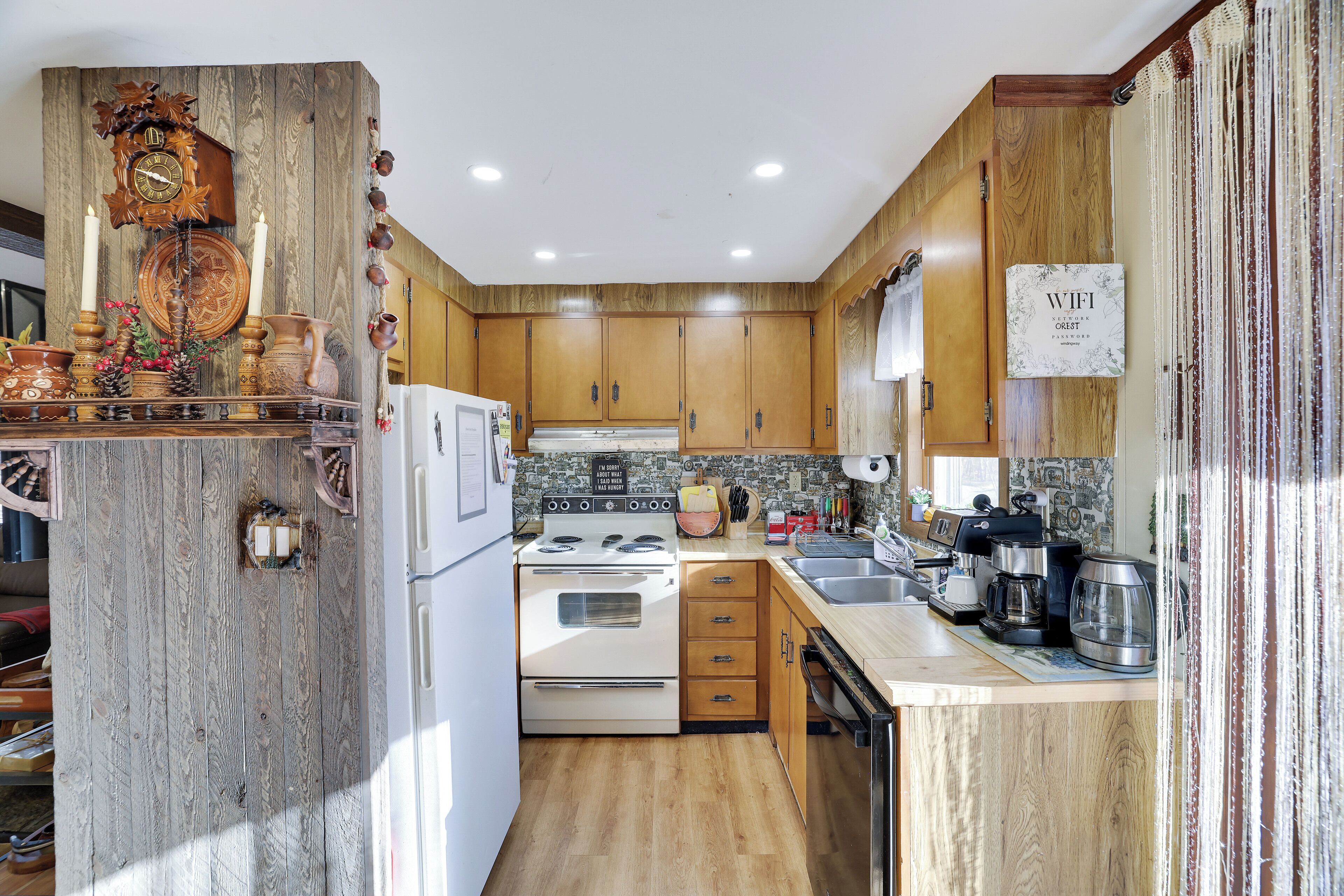 冰箱、微波炉、烤箱、炉灶