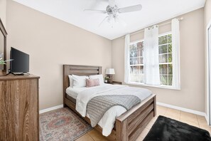 4 dormitorios, tabla de planchar con plancha, wifi y ropa de cama