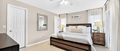 4 bedrooms, iron/ironing board, WiFi, bed sheets