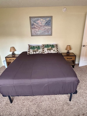 2 Schlafzimmer, Schreibtisch, Bügeleisen/Bügelbrett, kostenloses WLAN