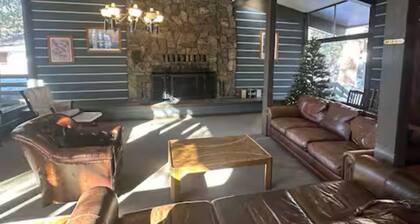 Mountain Condo - 4 Beds with 2 Bath - Prime Location