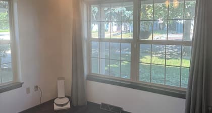 Charming 2-bedroom condo in peaceful South Milwaukee with AC