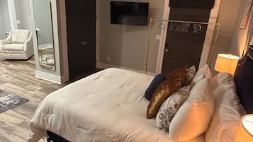 Desk, iron/ironing board, free WiFi, bed sheets