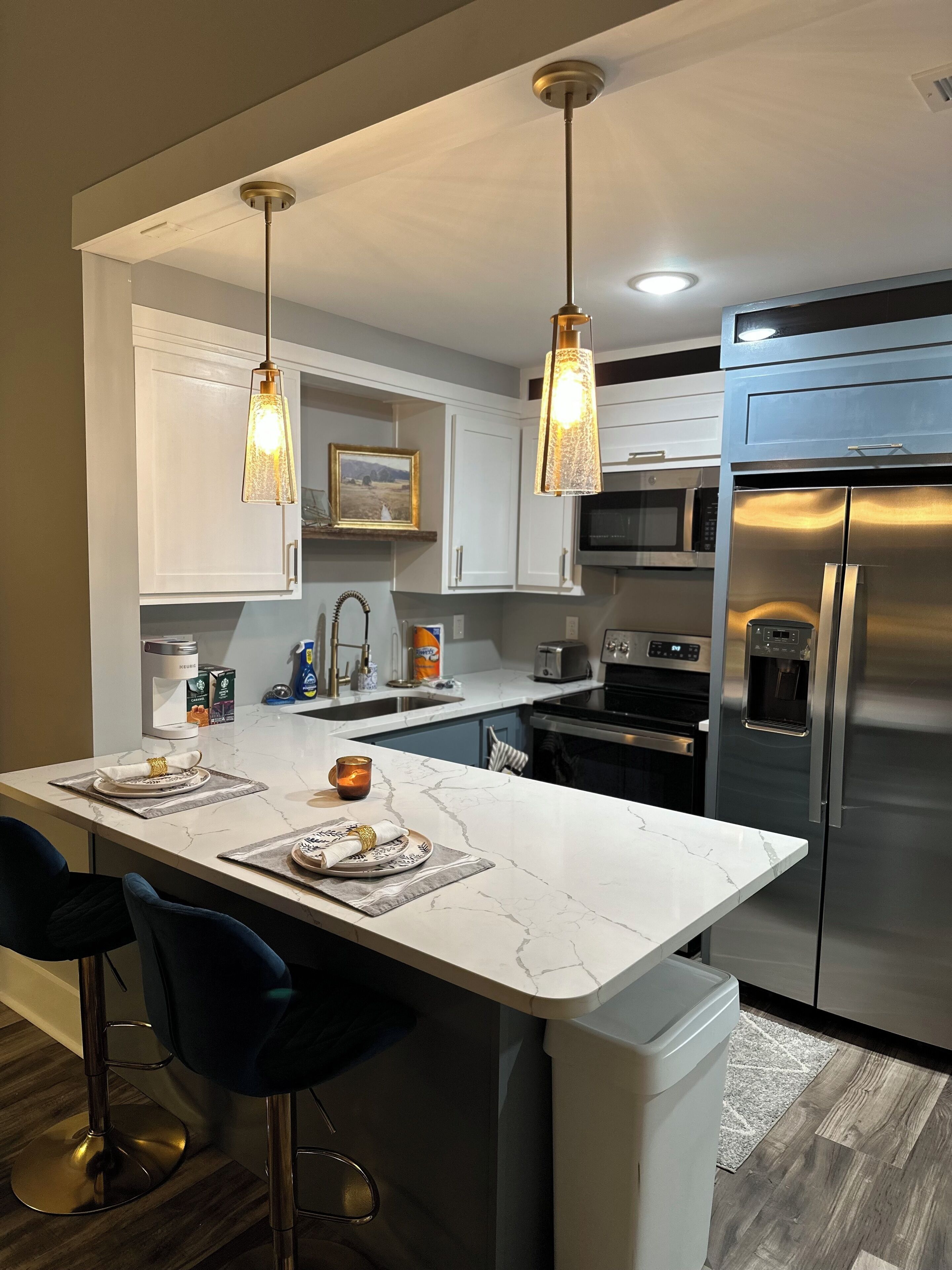 Refrigerador, microondas, horno y parrilla de estufa 