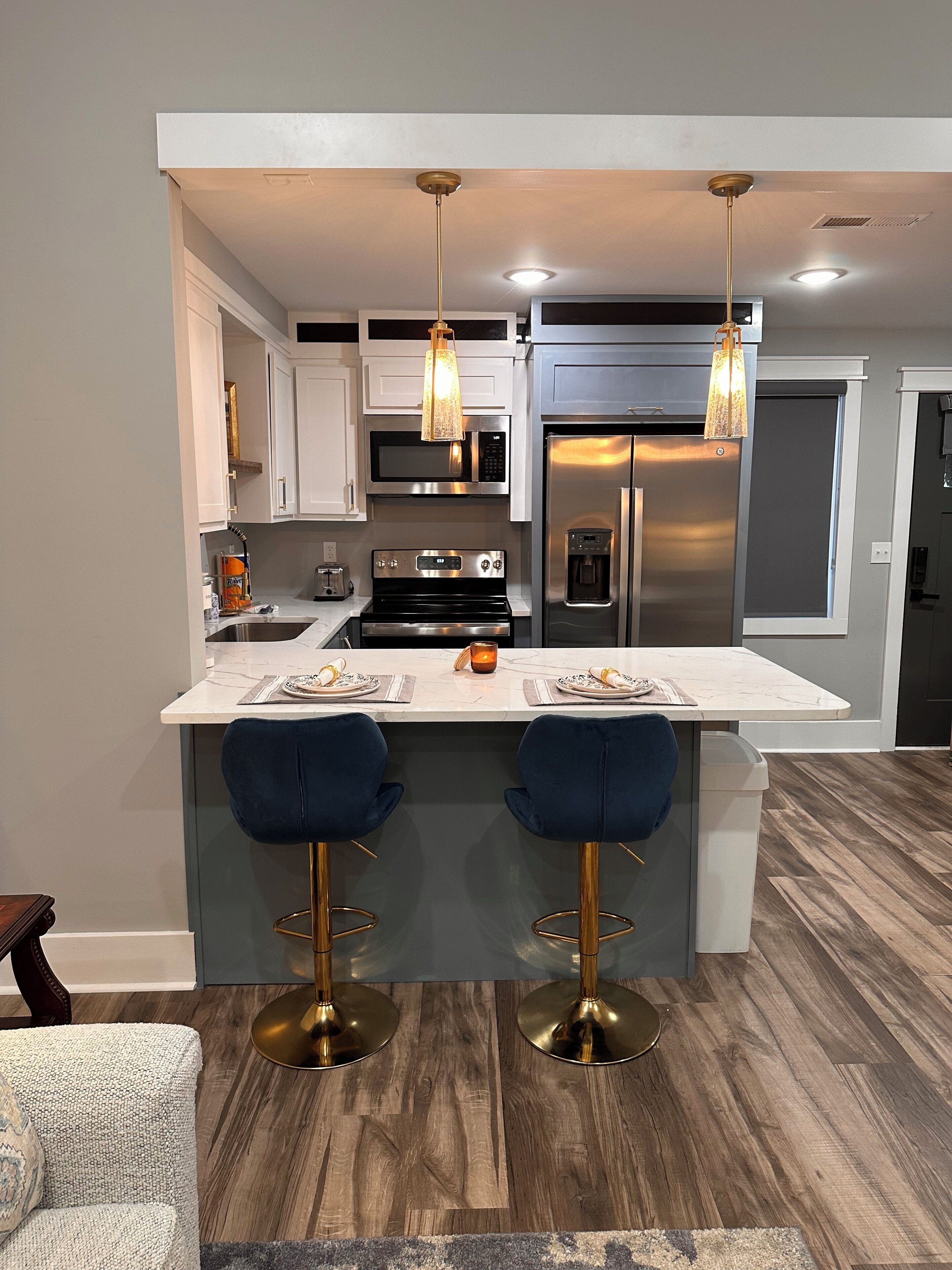 Frigorífic, microones, forn i placa de cuina 