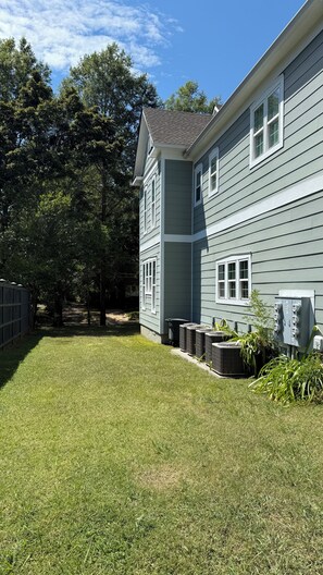 Property grounds - Golden Hour Loft in the Heart of Downtown Florence (Florence)