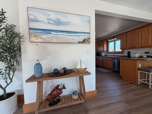 Interior - Charming Cape Cod steps from Otumba Park & Beach -Walk to restaurants and shops. (Sturgeon Bay)