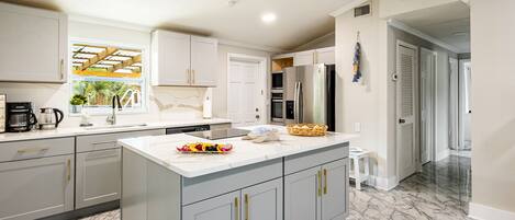 Microwave, dishwasher