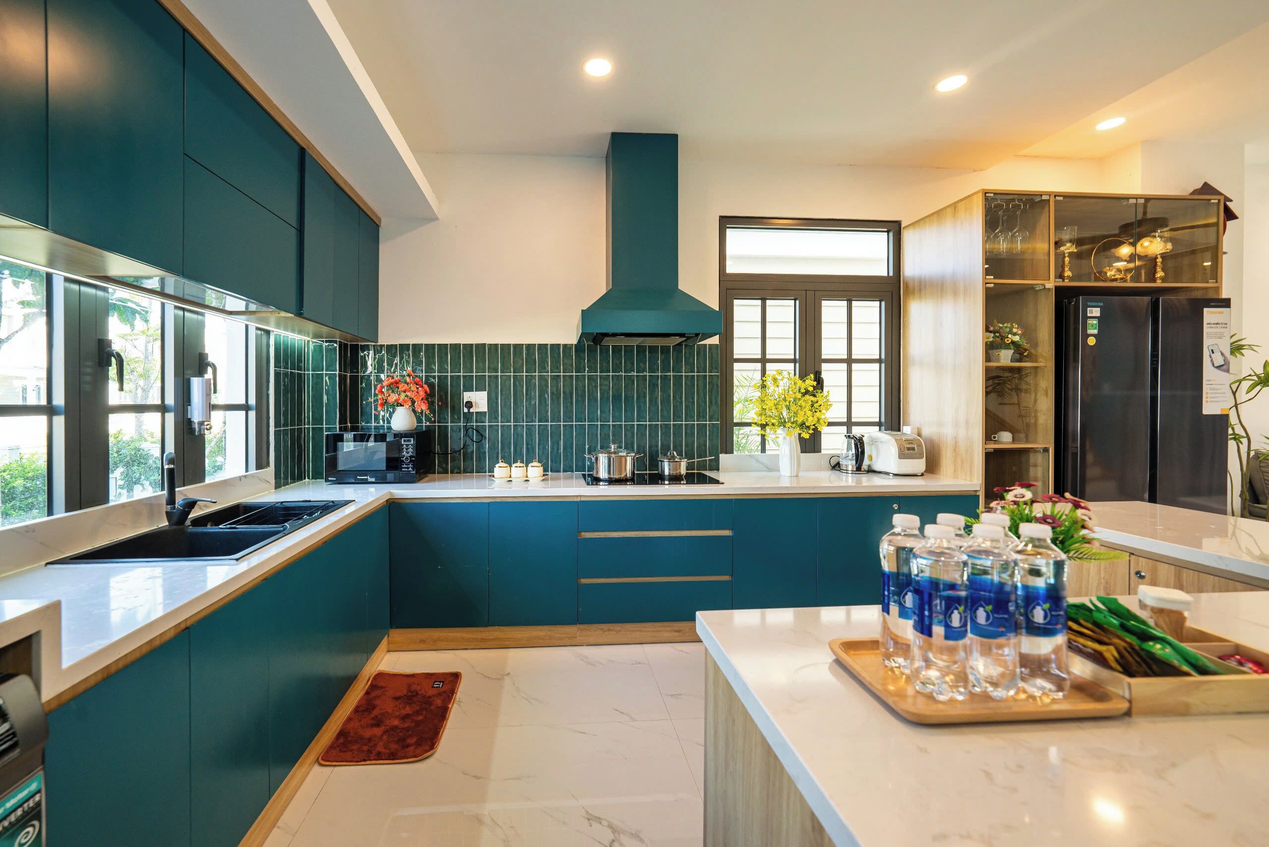 House, Private Pool, Park View | Private kitchen