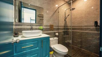 House, Private Pool, Park View | Bathroom